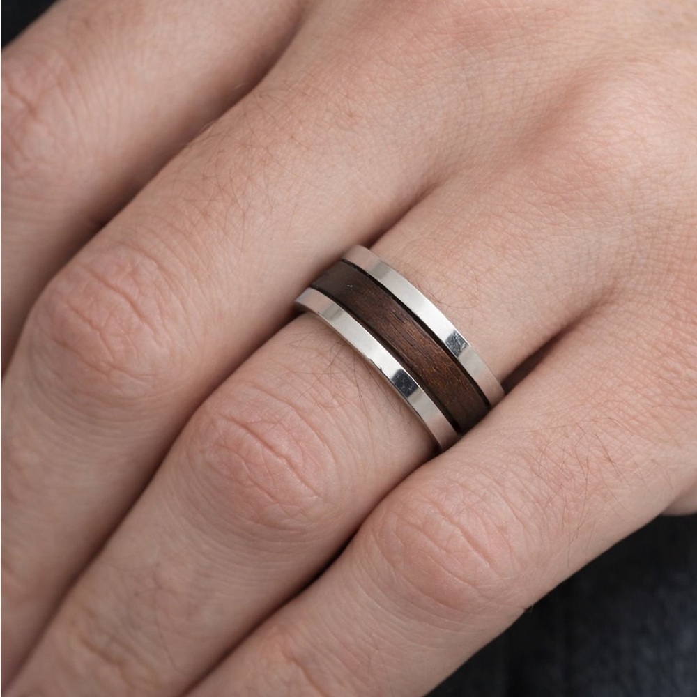 Louis Vuitton Silver and Wood Inlay Men's Ring - Picture 5 of 5